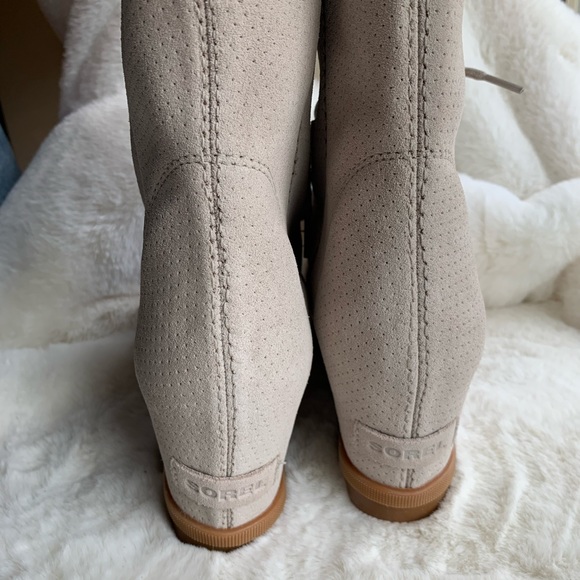 SALE π₯ {Sorel} Joan Of Arctic Wedge Bootie - Picture 3 of 8